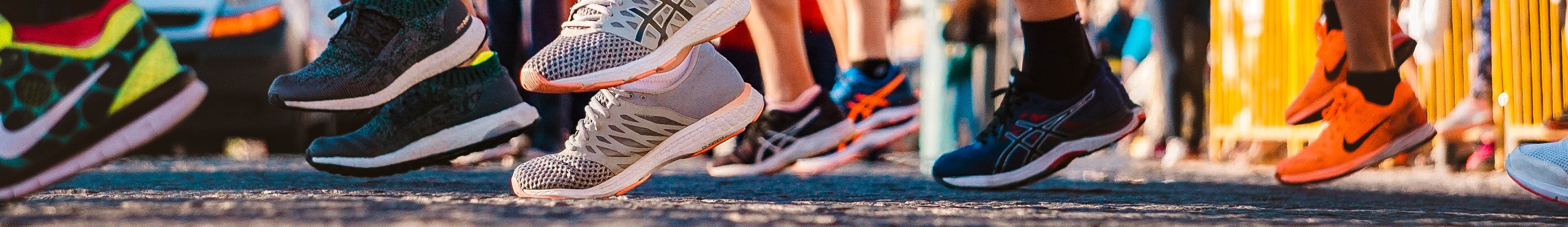 runners' feet before a race.